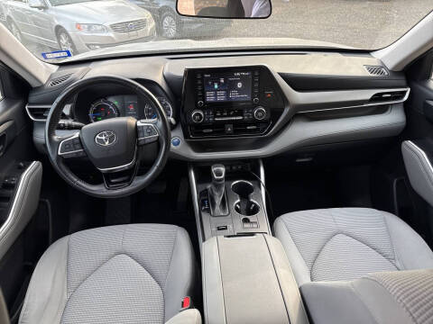 2021 Toyota Highlander Hybrid LE
