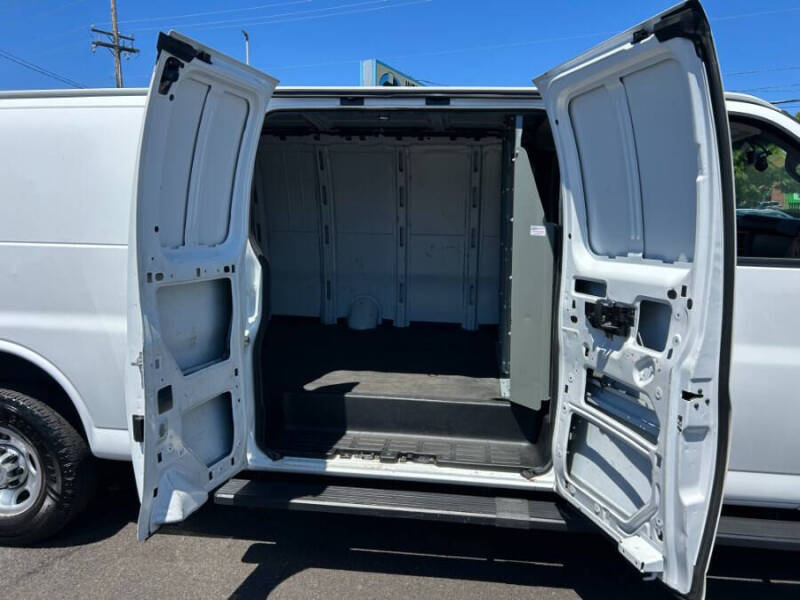 2021 Chevrolet Express 2500