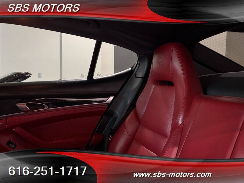 2016 Porsche Panamera 4