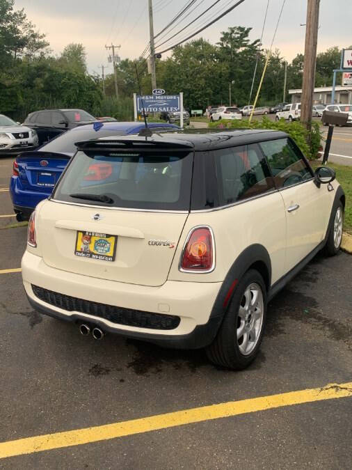 Off white 2010 MINI Cooper S S 2dr Hatchback 4