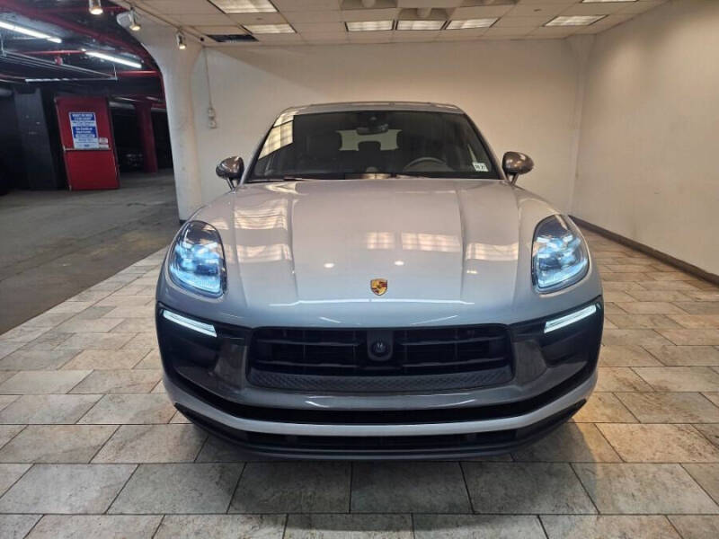 2023 Porsche Macan T