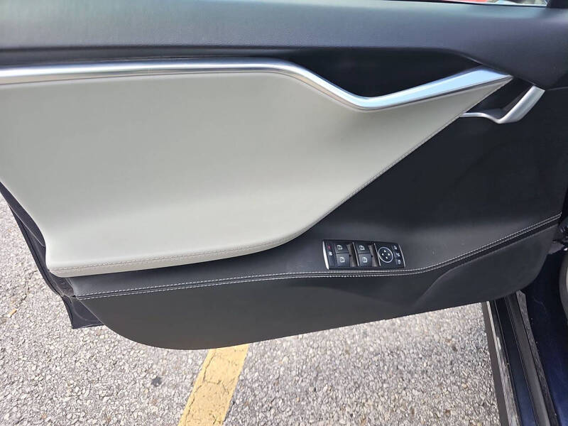 2015 Tesla Model S 85D