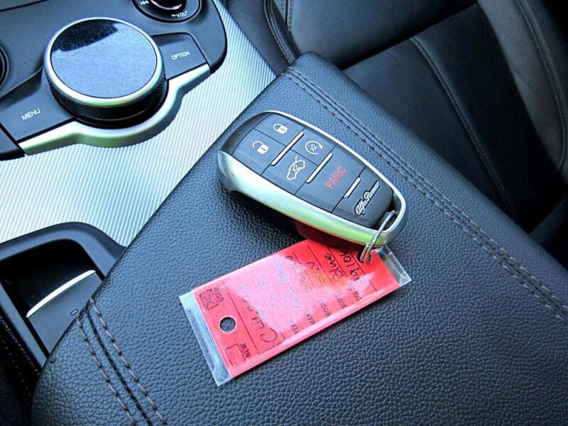 2018 Alfa Romeo Stelvio Sport