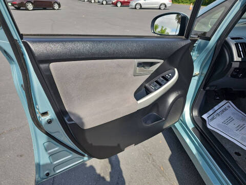 2013 Toyota Prius Two