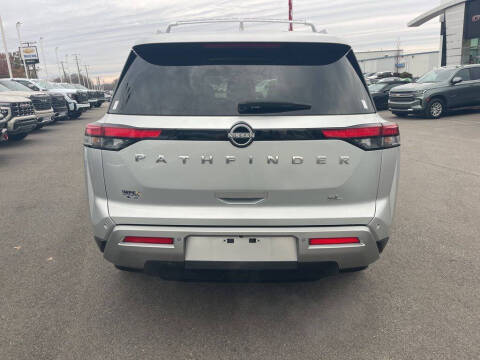 2023 Nissan Pathfinder SL