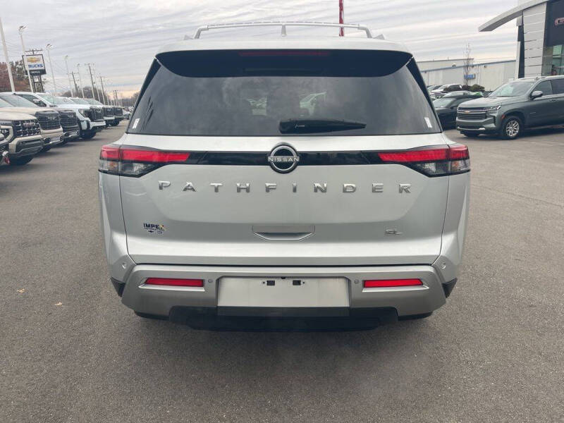 2023 Nissan Pathfinder SL