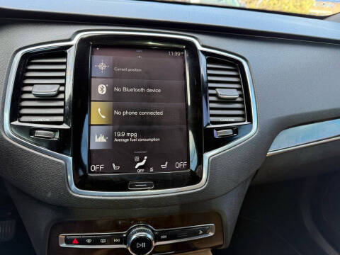 2016 Volvo XC90 T6 Momentum