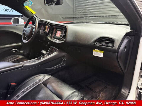 2016 Dodge Challenger SXT Plus