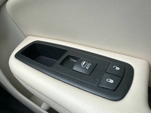 2016 Chrysler 200 Limited Platinum