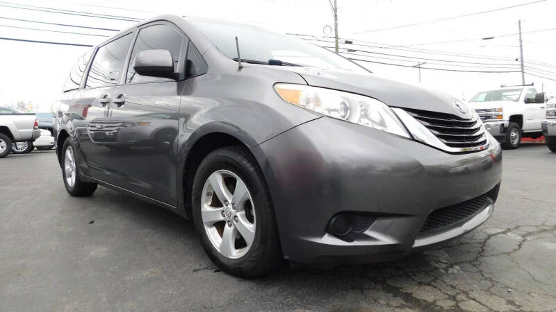 2011 Toyota Sienna LE