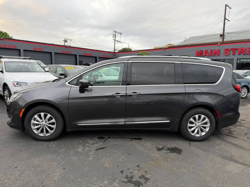 2018 Chrysler Pacifica Touring L