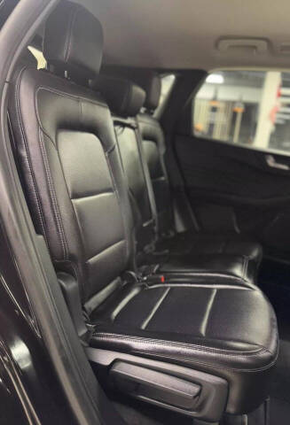 2022 Ford Escape SEL