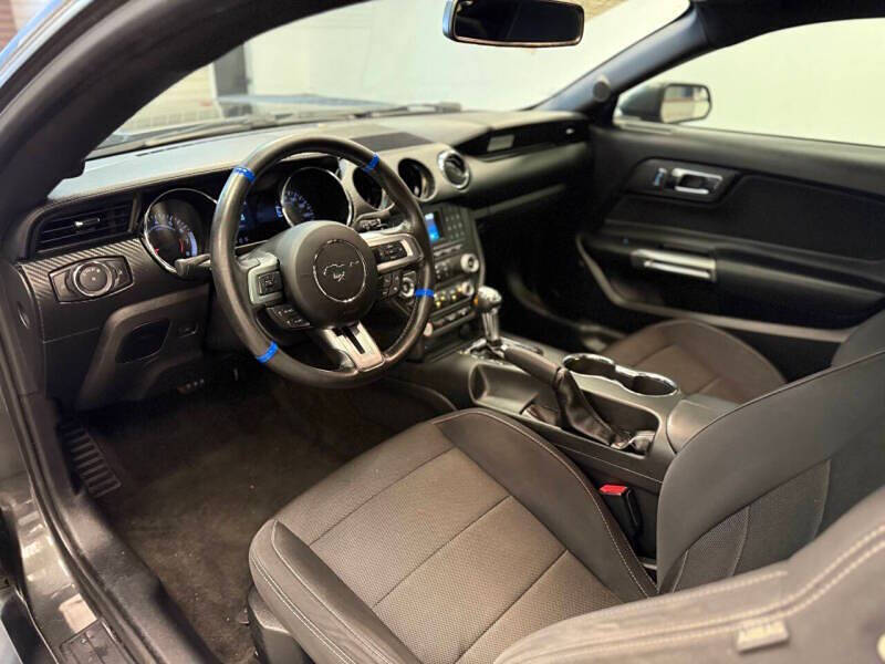 2017 Ford Mustang V6