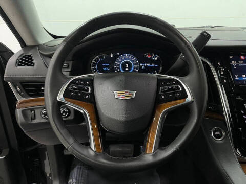 2016 Cadillac Escalade Luxury Collection