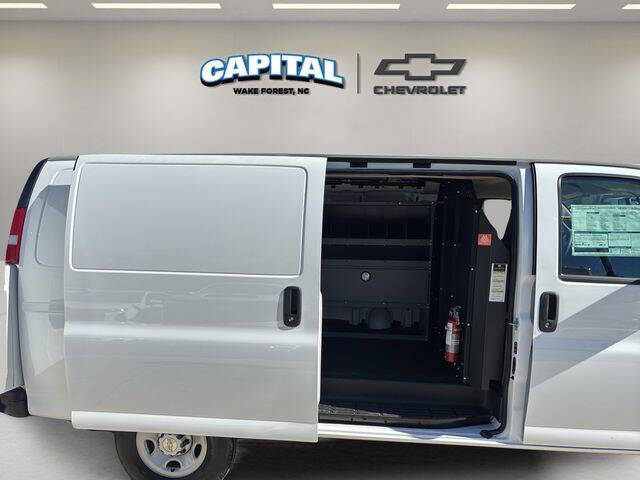 2025 Chevrolet Express 2500