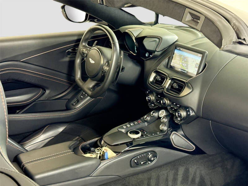 2022 Aston Martin Vantage