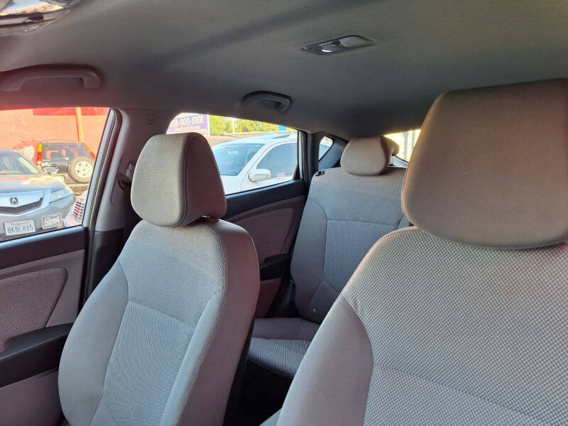 2013 Hyundai Accent GS