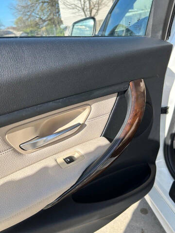 2015 BMW 3 Series 320i