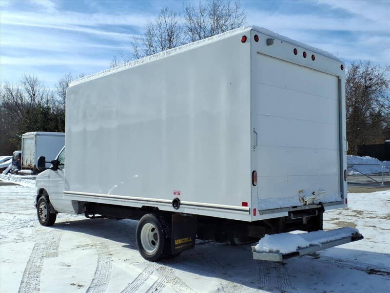 2021 Ford E-Series E-450 SD