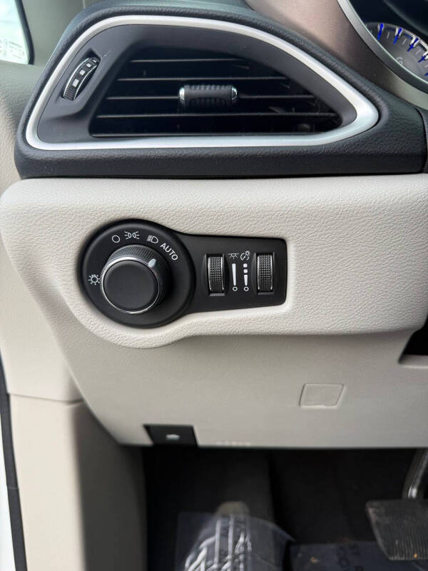 2017 Chrysler Pacifica Touring