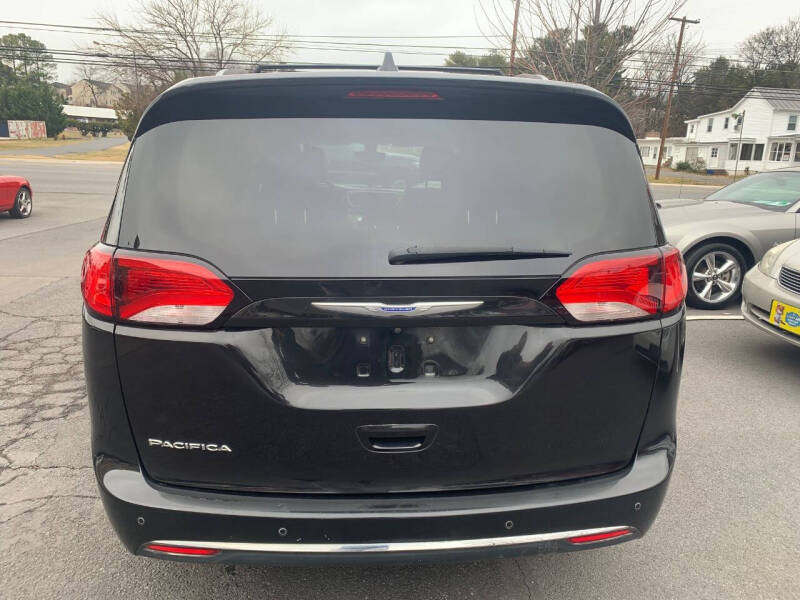 2018 Chrysler Pacifica Touring L