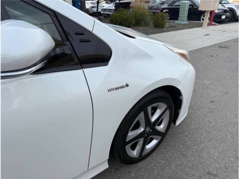 2017 Toyota Prius Three Touring