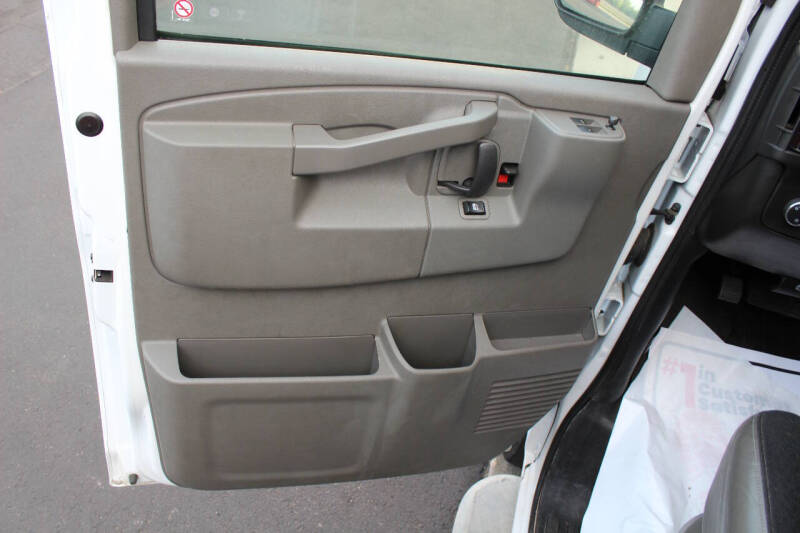 2023 GMC Savana 2500