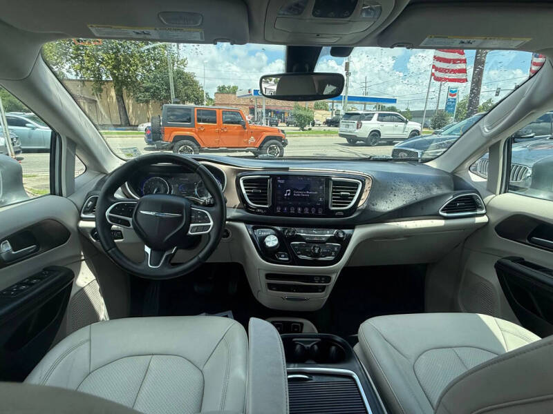 2018 Chrysler Pacifica Touring L Plus