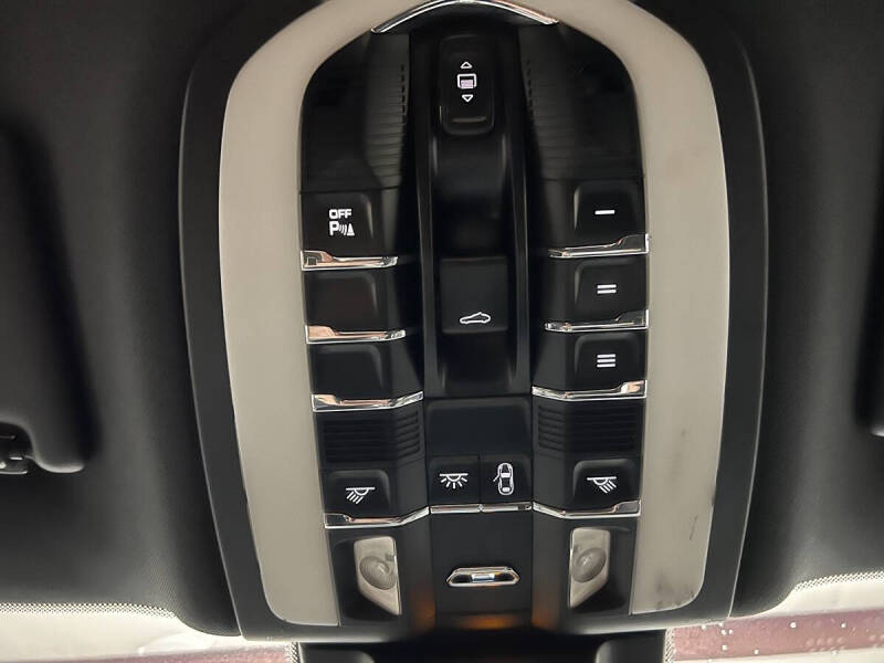 2015 Porsche Macan S