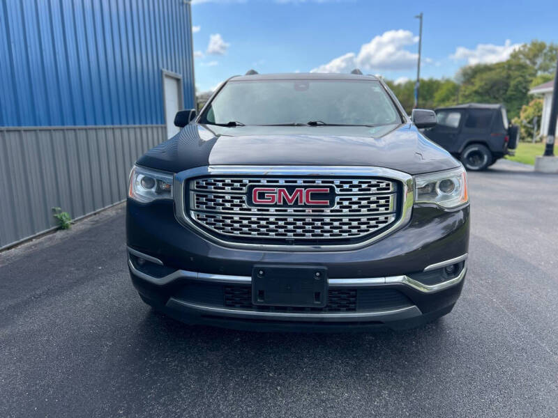 2017 GMC Acadia Denali photo 3