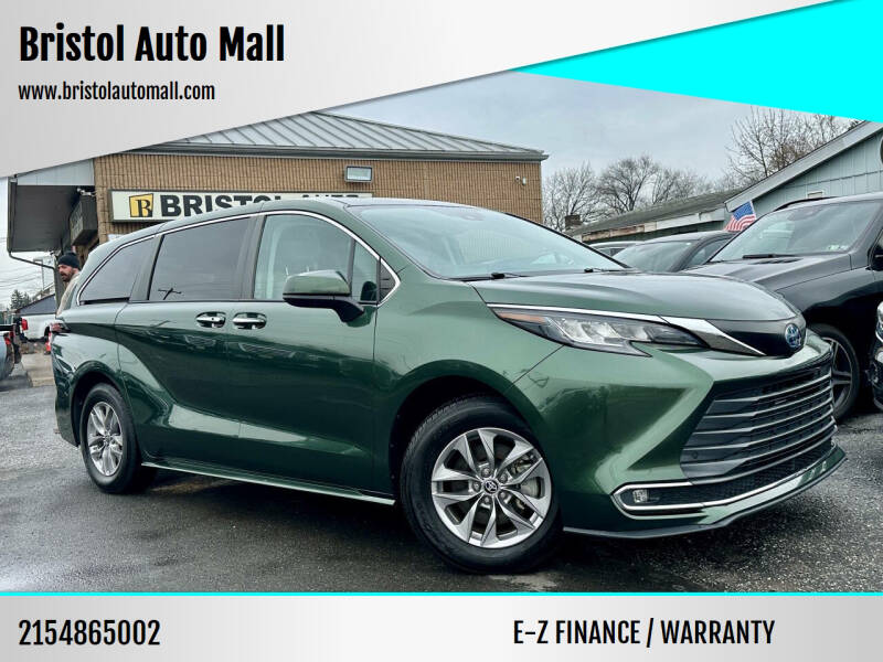 2022 Toyota Sienna XLE's photo