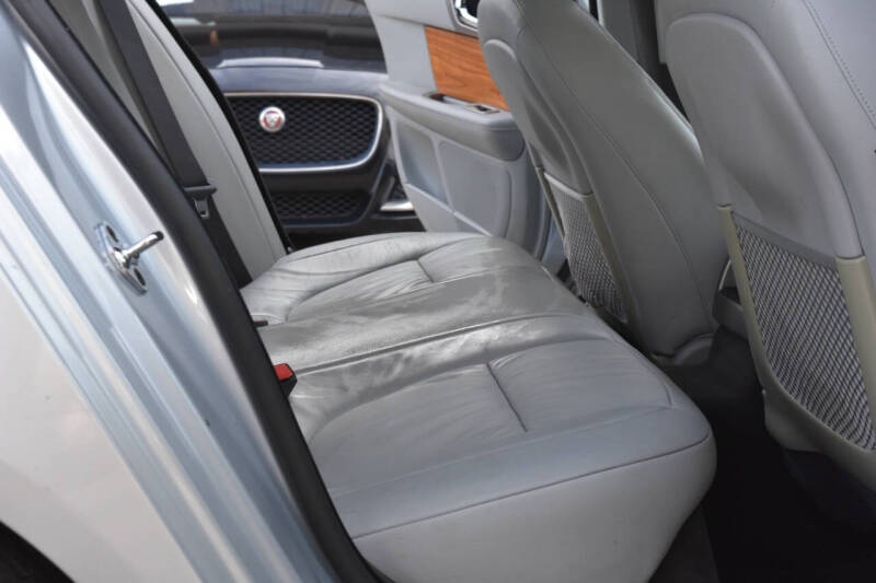 2009 Jaguar XF Luxury