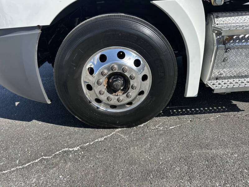 2020 Freightliner Cascadia