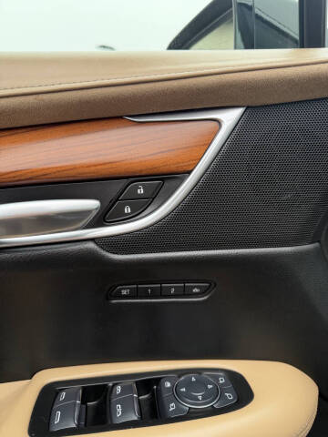 2017 Cadillac XT5 Platinum