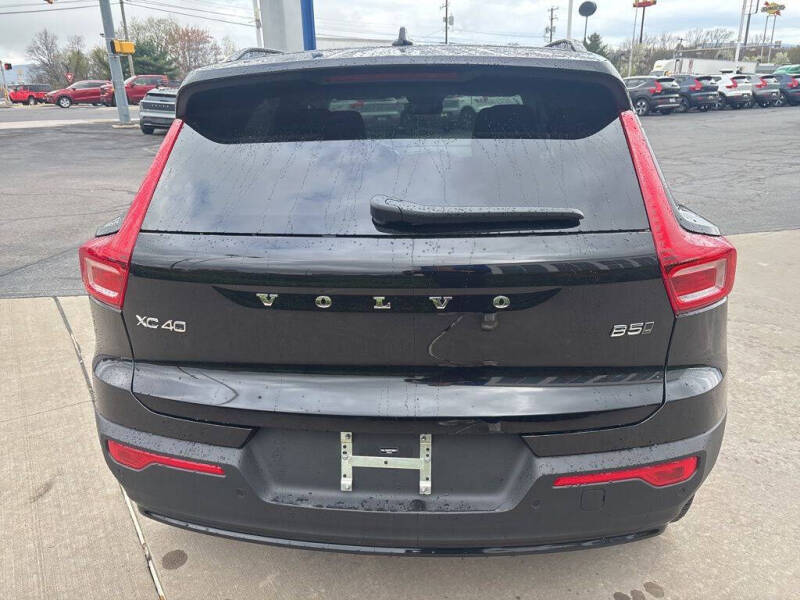 2026 Volvo XC40 B5 Plus