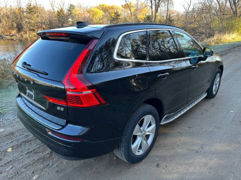 2022 Volvo XC60 B5 Momentum