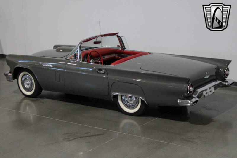 1957 Ford Thunderbird