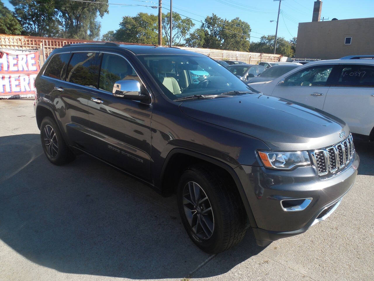 2018 Jeep Grand Cherokee for sale at VIP Motor Sales in Hazel Park, MI