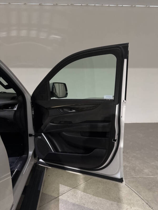 2018 Cadillac Escalade Platinum