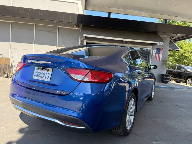 2015 Chrysler 200 Limited