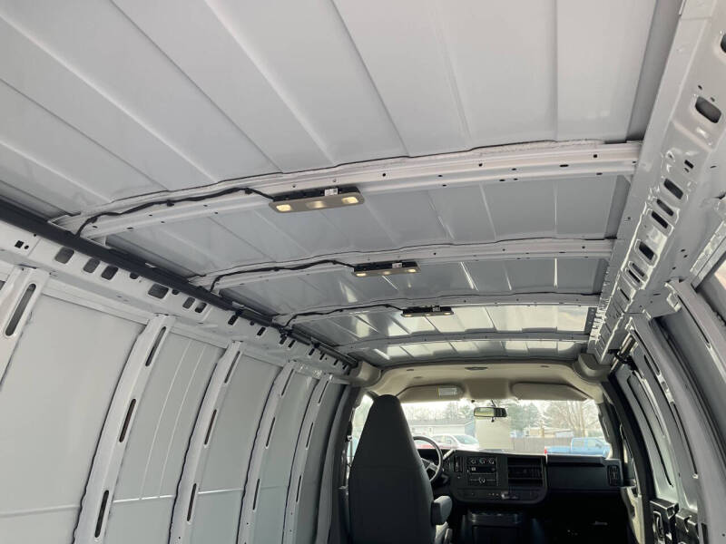 2025 Chevrolet Express 3500