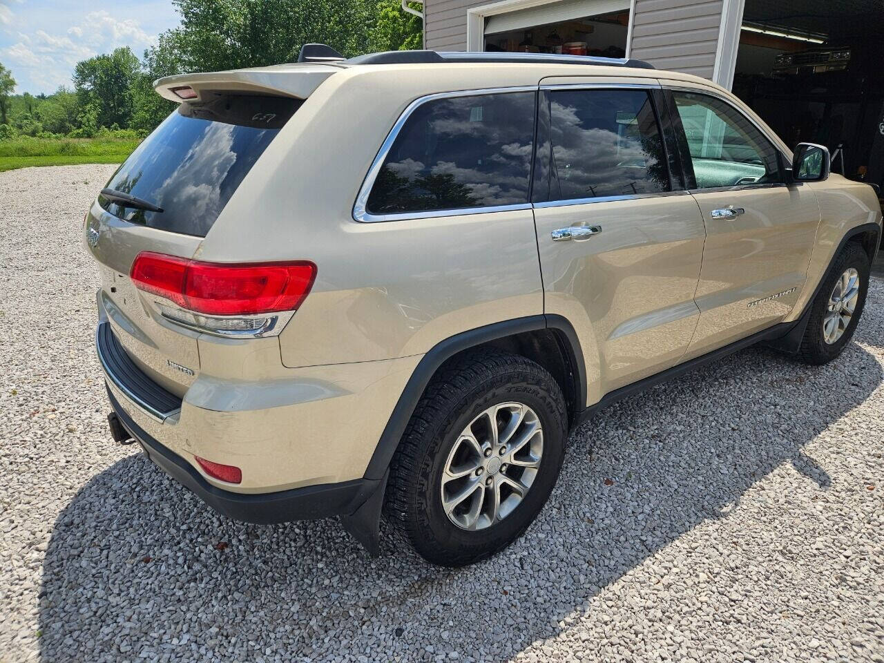 2014 Jeep Grand Cherokee for sale at Lake Erie Wholesale in Austinburg, OH