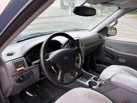 2005 Ford Explorer XLT