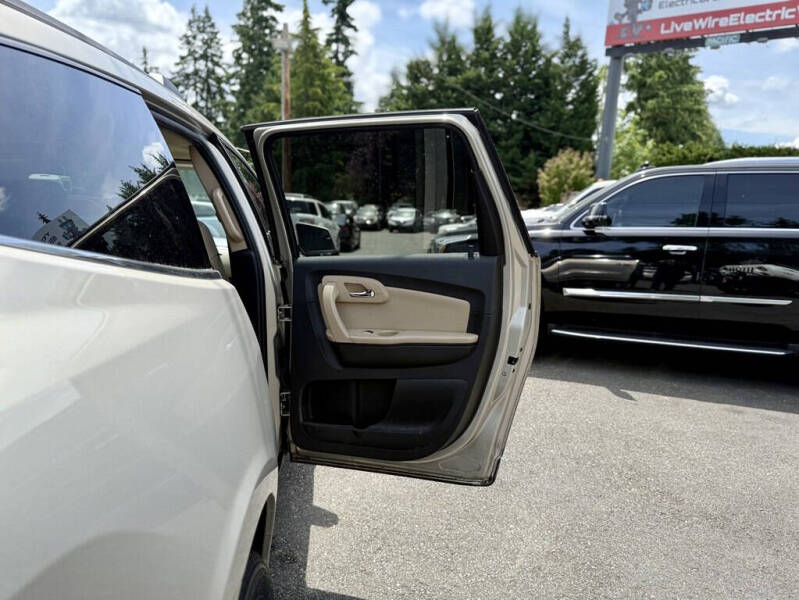 2010 Chevrolet Traverse LTZ
