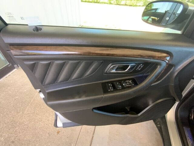 2019 Ford Taurus Limited