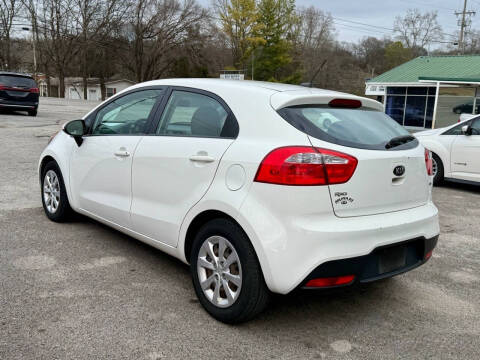 2015 Kia Rio 5-Door LX