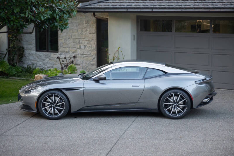 2018 Aston Martin DB11 Base photo 3