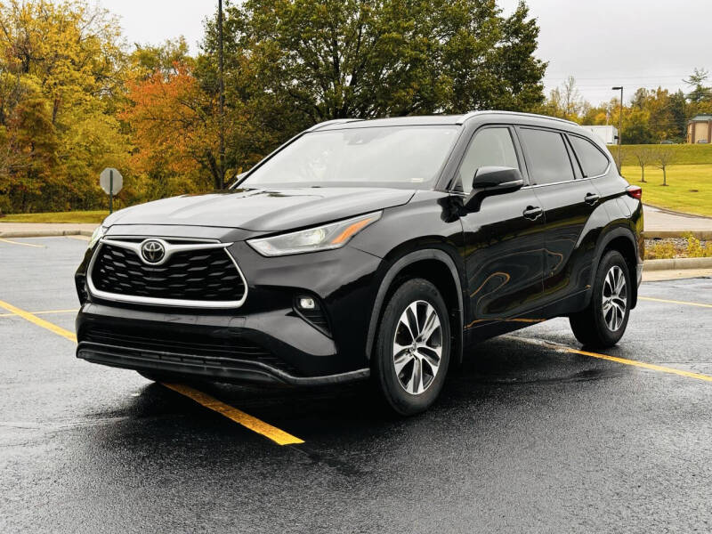 2021 Toyota Highlander XLE's photo