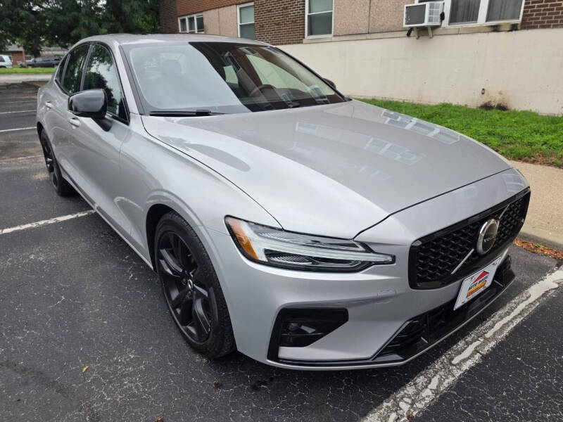 2024 Volvo S60 B5 Core Dark Theme