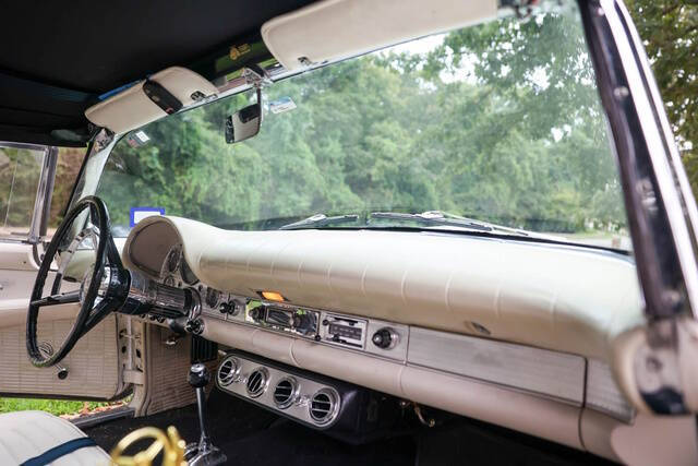 1957 Ford Thunderbird